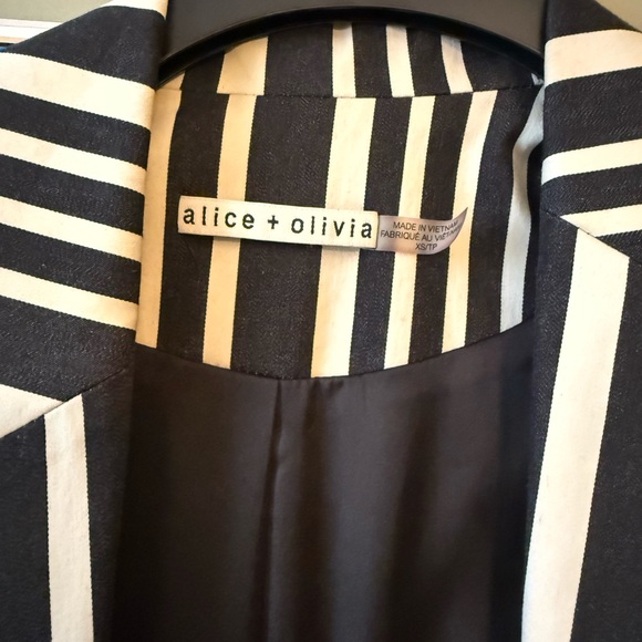 Alice + Olivia Black and White Striped Blazer Jacket - Picture 3 of 3
